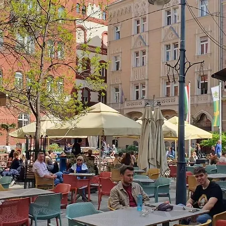 Bright Sunny W Shared Jacuzzi And Rooftop Terrace 360 View Mk2 Apartamento Budapest