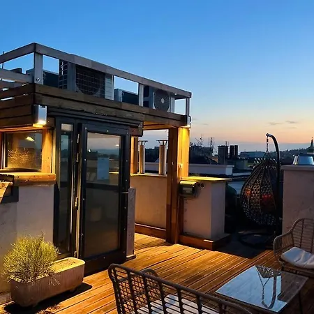 Bright Sunny W Shared Jacuzzi And Rooftop Terrace 360 View Mk2 Lägenhet