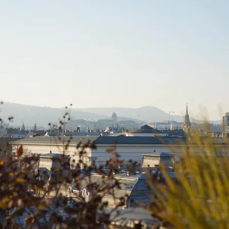 Bright Sunny W Shared Jacuzzi And Rooftop Terrace 360 View Mk2 Lägenhet