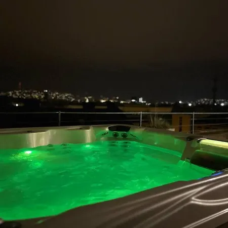 Lägenhet Bright Sunny W Shared Jacuzzi And Rooftop Terrace 360 View Mk2